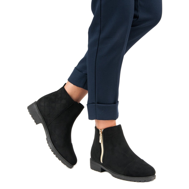 Mustat rento saappaat 2