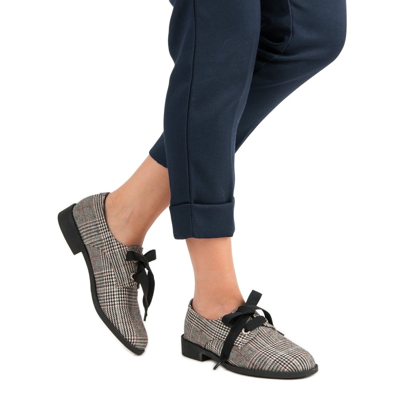 Sidotut ruudulliset kengät VICES harmaa 2