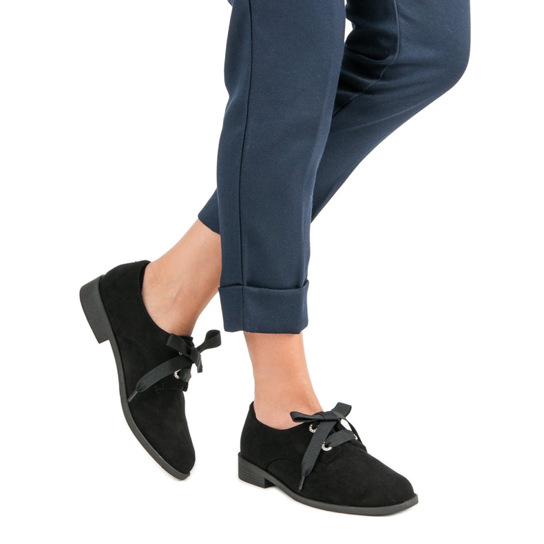 Mustat sidotut VICES -kengät 2 Mustat sidotut VICES -kengät 2