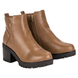 Ruskeat korkokengät 1