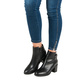 Filippo Klassiset korkokengät musta 2