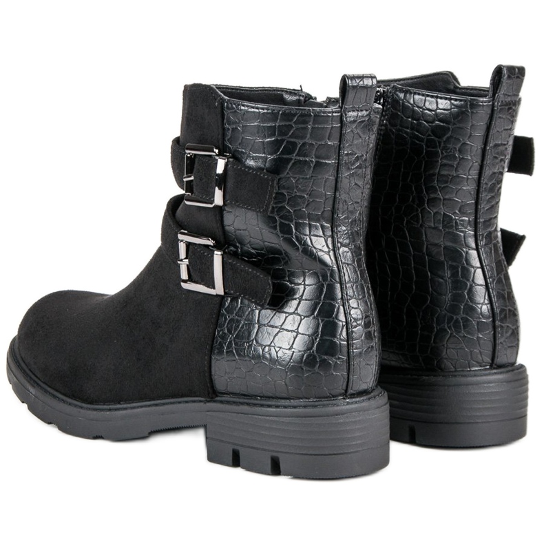 Kayla Mustia työntekijöitä musta 2