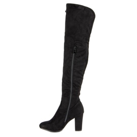 R'S Mustaa muskettisoturia 1