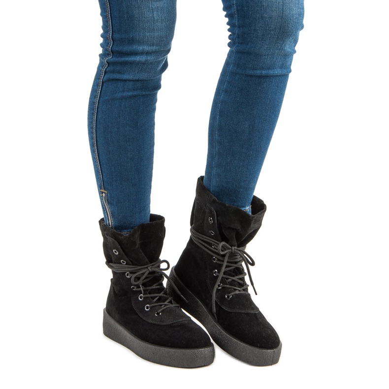 Nauhalliset saappaat musta 1