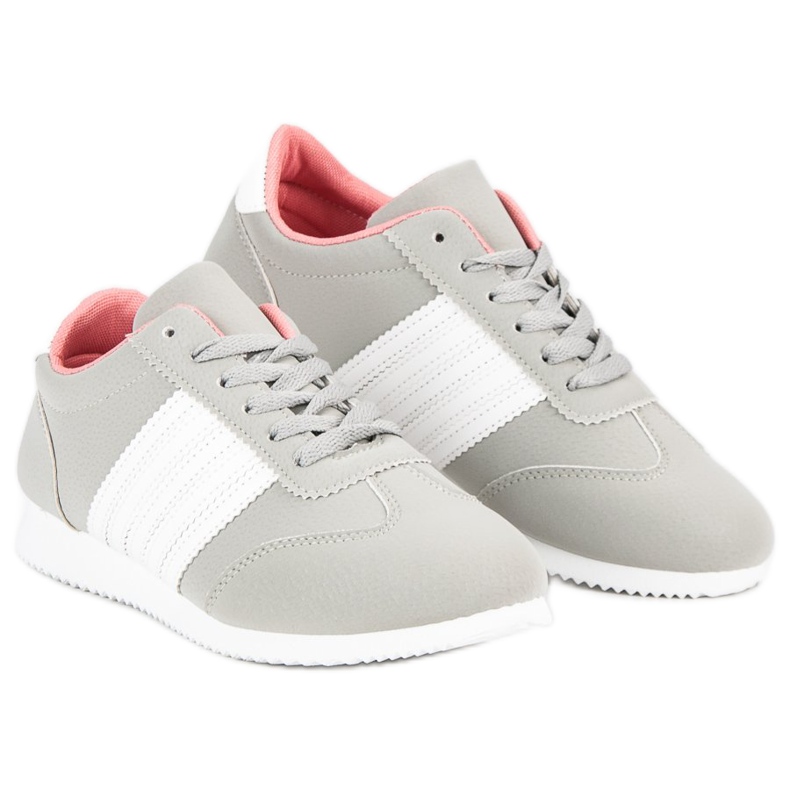 Harmaat urheilukengät 1