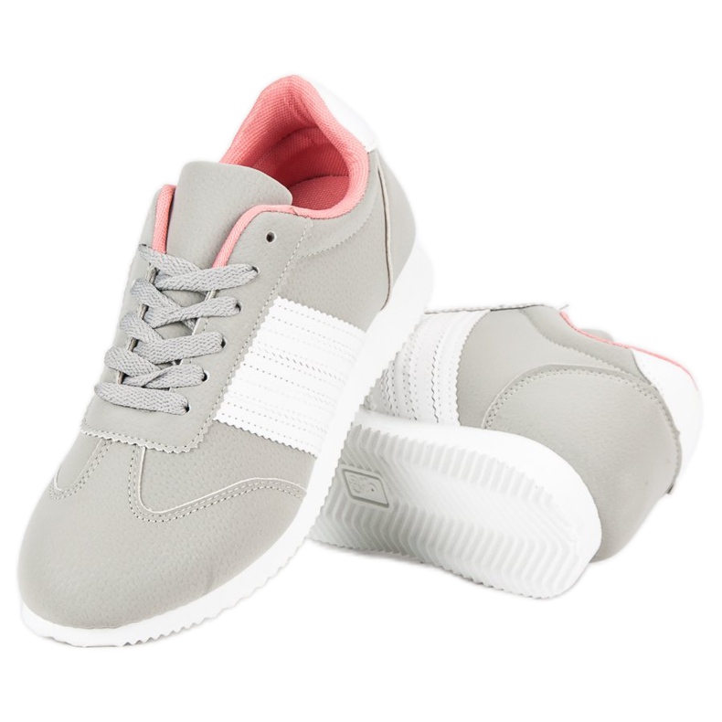 Harmaat urheilukengät 2