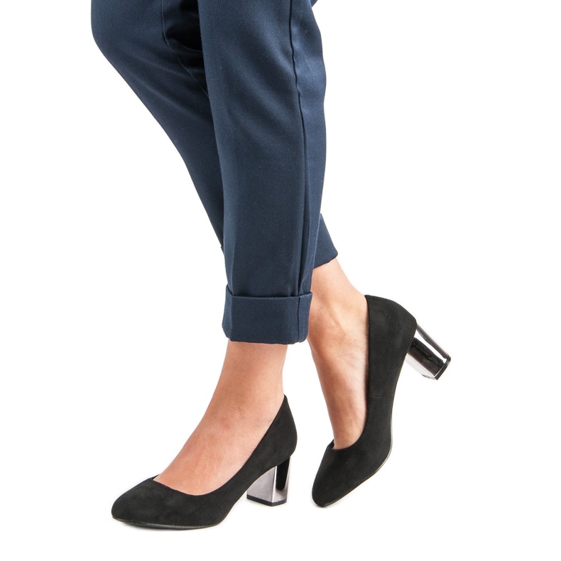 Tyylikkäät pumput musta 2