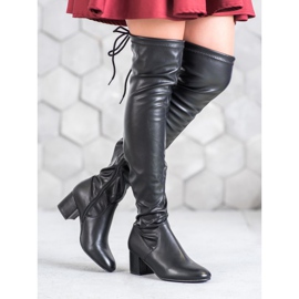 Seastar Mustat muskettisoturit 1