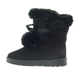 Musta Emusy Mukluki pompomilla 2