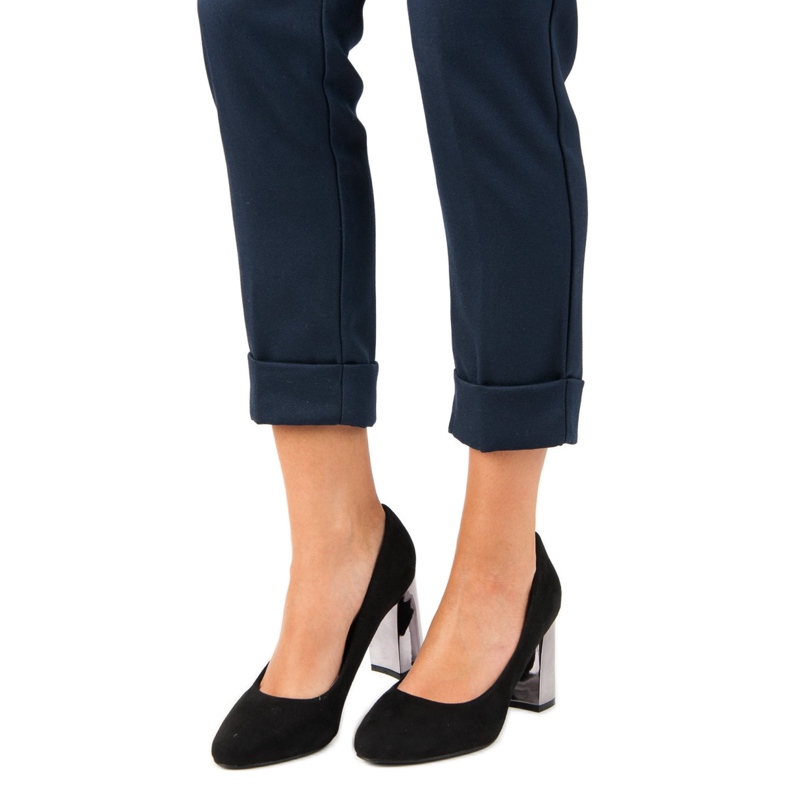 Mokkanahkaiset mustat pumput 1