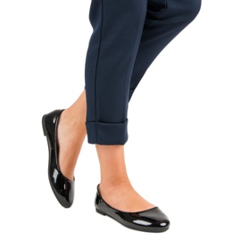 Top Shoes Lakatut ballerinat musta 1