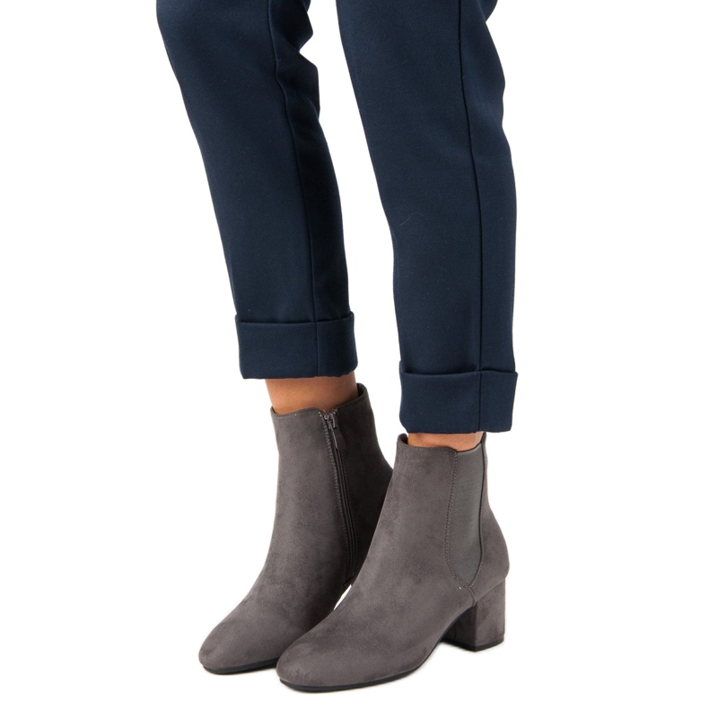 Top Shoes Korkeakorkoiset mokkanahkaiset nilkkurit harmaa 1