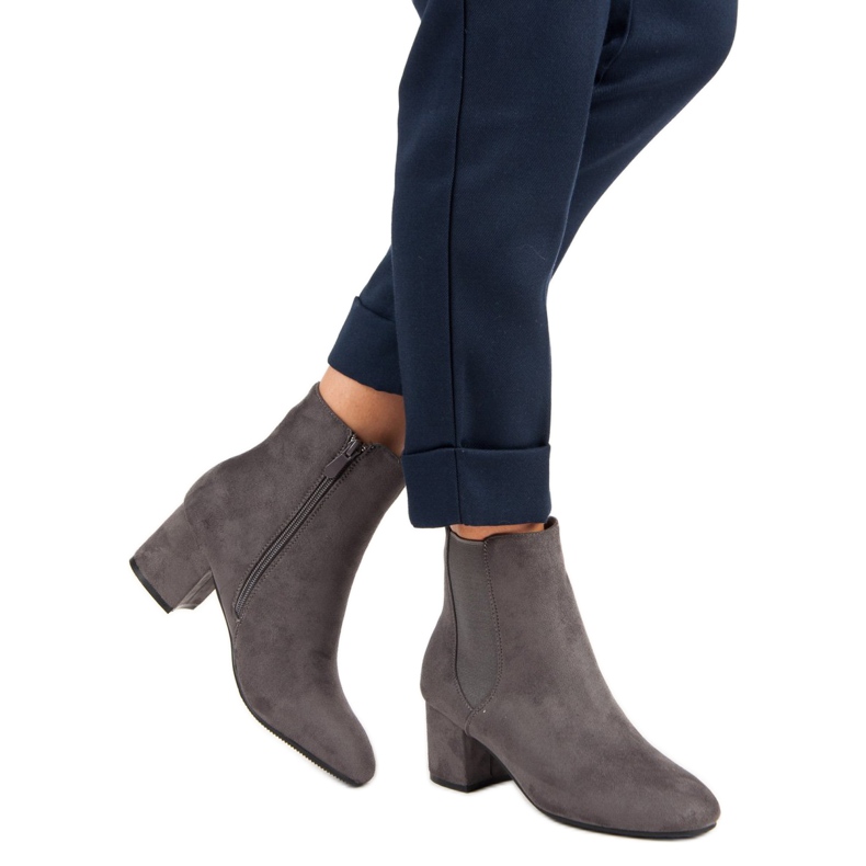 Top Shoes Korkeakorkoiset mokkanahkaiset nilkkurit harmaa 2