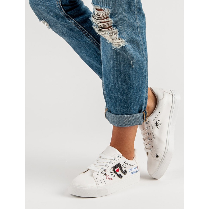 Tyylikkäät valkoiset lenkkarit valkoinen 1