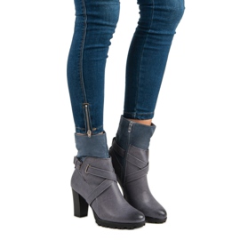 Sixth Sense Muodikkaat saappaat postauksessa harmaa 2