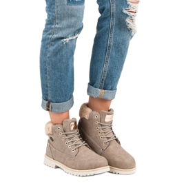 Kylie Ruskeat ansastajat 1