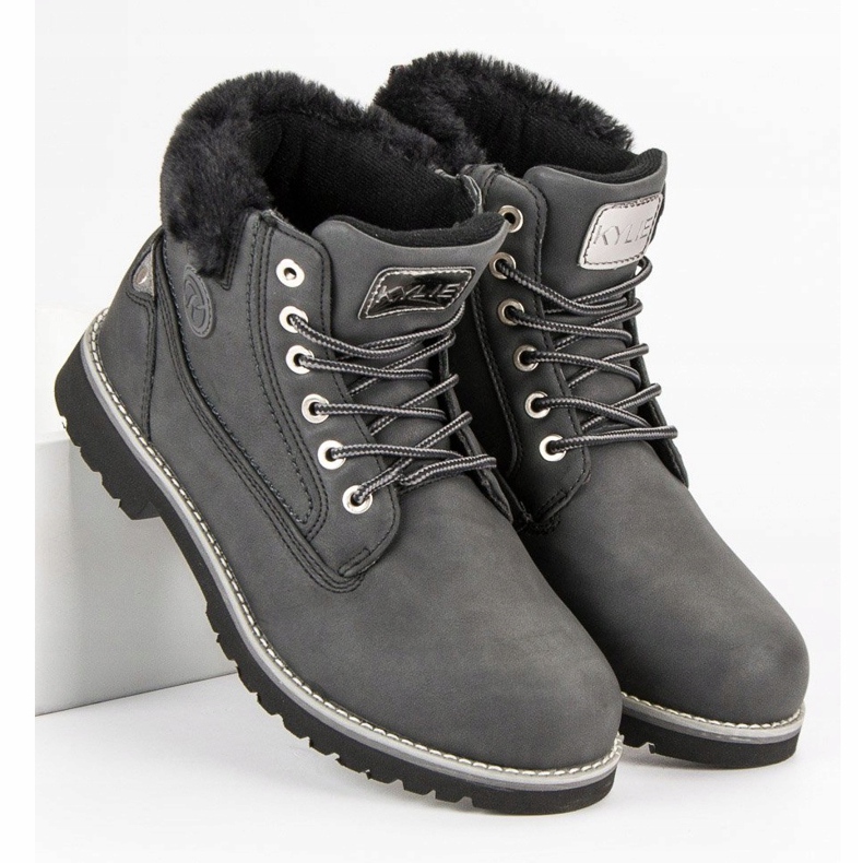 Kylie Tummanharmaat Trappers 1