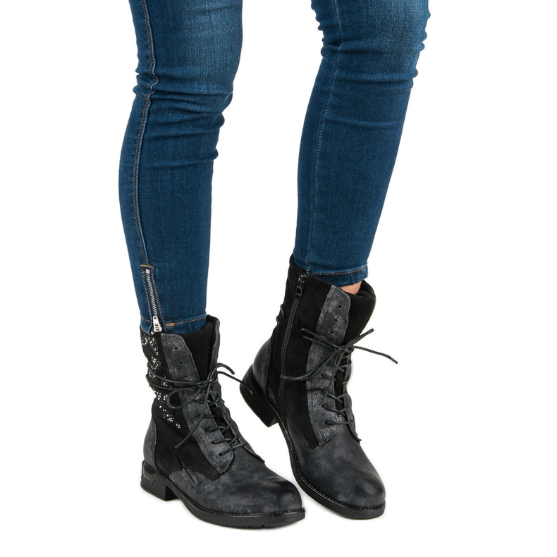 Kayla Muodikkaita työntekijöitä musta 1