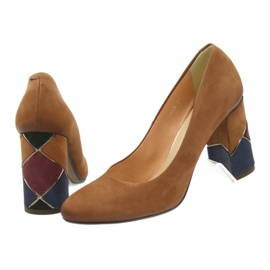 Espinto -muodolliset pumput punaiset pumput koristeellisessa pylväässä ruskea 5