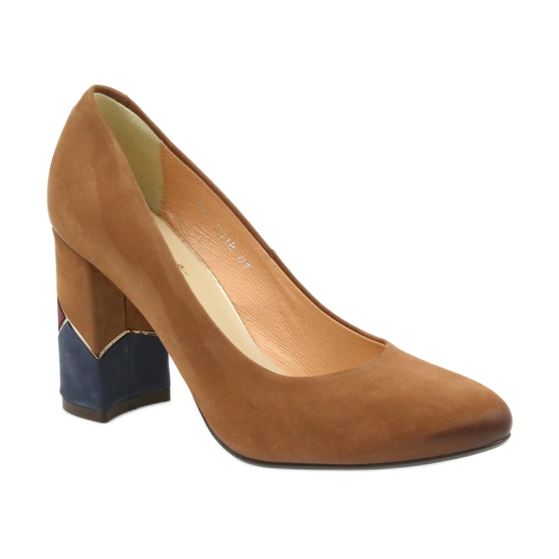 Espinto -muodolliset pumput punaiset pumput koristeellisessa pylväässä ruskea 1