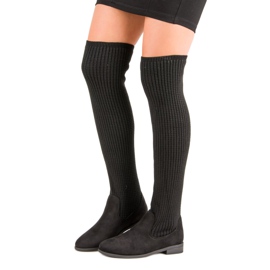 Muodikkaita muskettisotureita musta 2