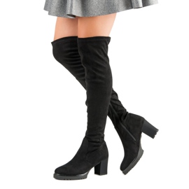 Mokkanahkaiset saappaat musta 2