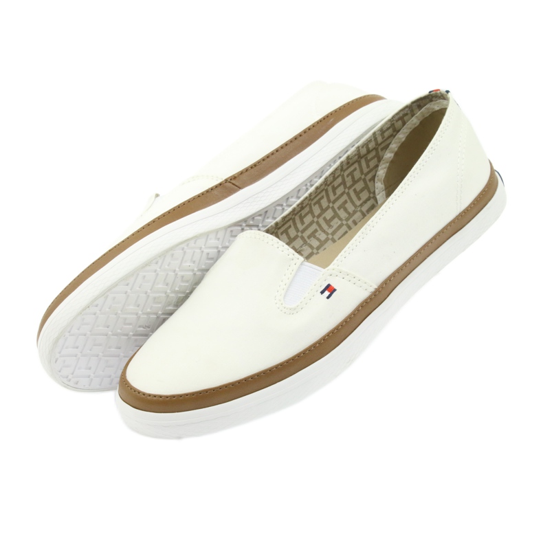 Tommy Hilfiger ICONIC KESHA SLIP ON 121 valkoinen 4