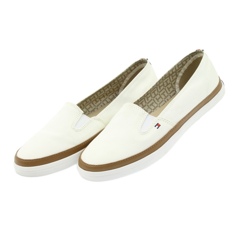 Tommy Hilfiger ICONIC KESHA SLIP ON 121 valkoinen 3