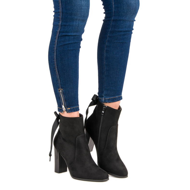 Super Mode Tyylikkäät saappaat postauksessa musta 2