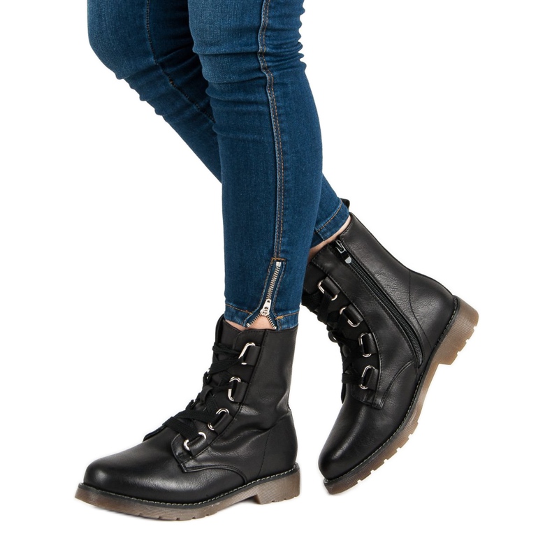 SDS Musta solmitut työntekijät 1