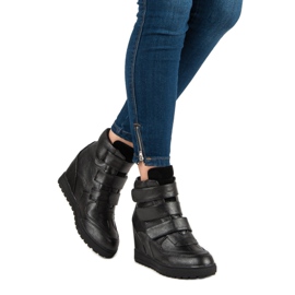 J. Star Lenkkarit Brocartilla musta 1