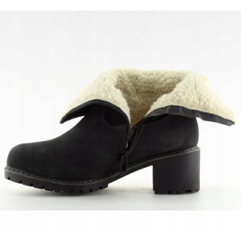 Mustat saappaat eristetty karitsanmusta NC726 musta 1