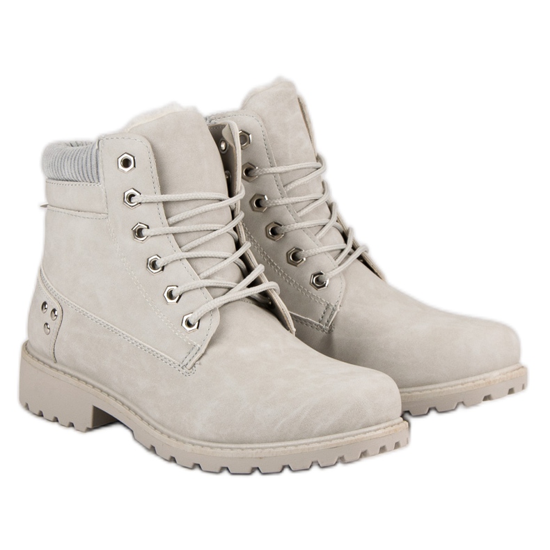 Harmaat, eristetyt vaelluskengät 1