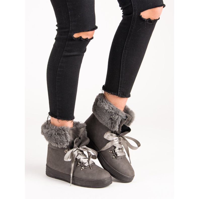 Harmaat lumisaappaat turkiksella 2