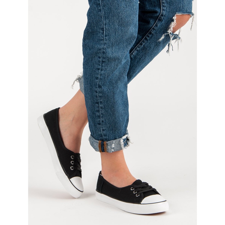 J. Star Mustat lenkkarit 2