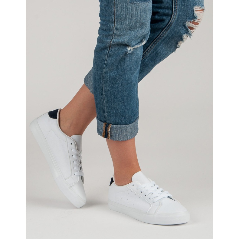 Valkoiset urheilukengät valkoinen musta 1