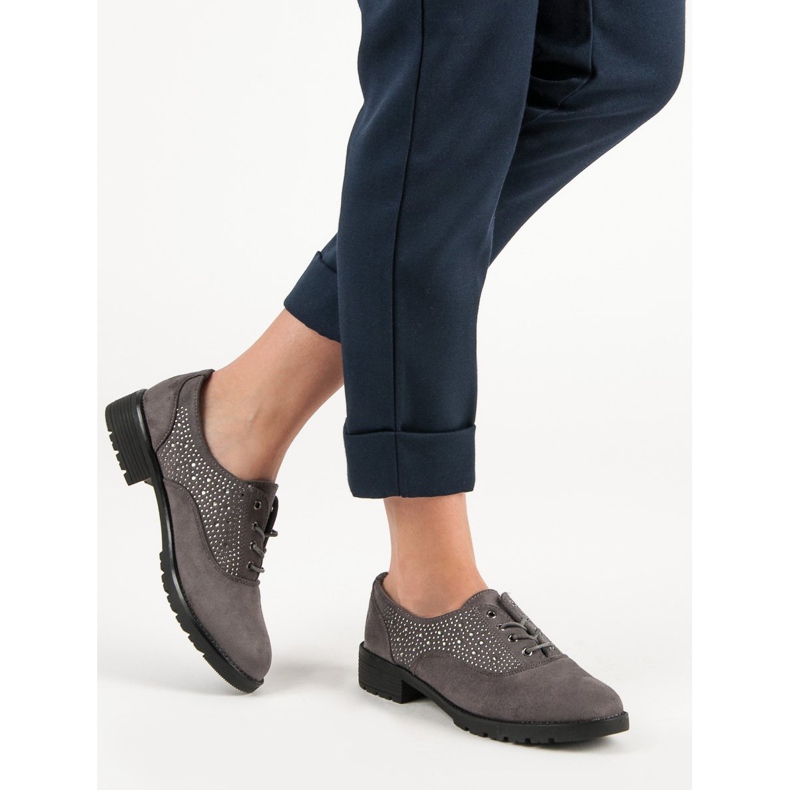 Harmaat mokkakengät 2 Harmaat mokkakengät 2