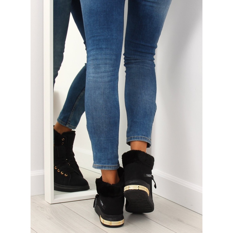 Musta eristetty lenkkarit W19-25 musta 2