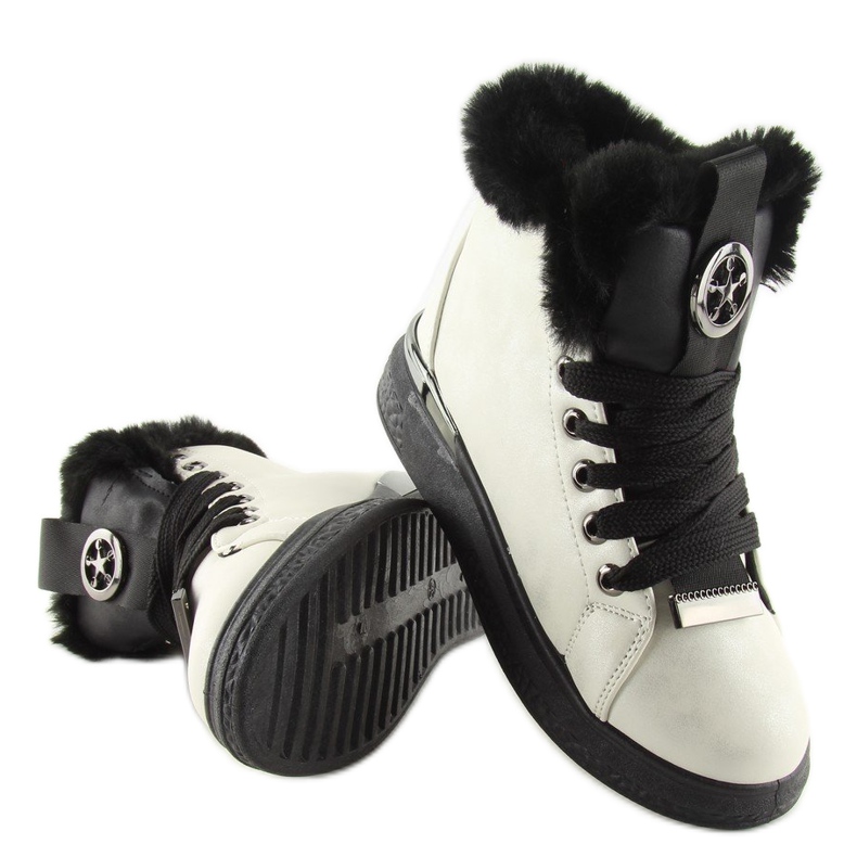 Musta eristetty lenkkarit F506 valkoinen 2