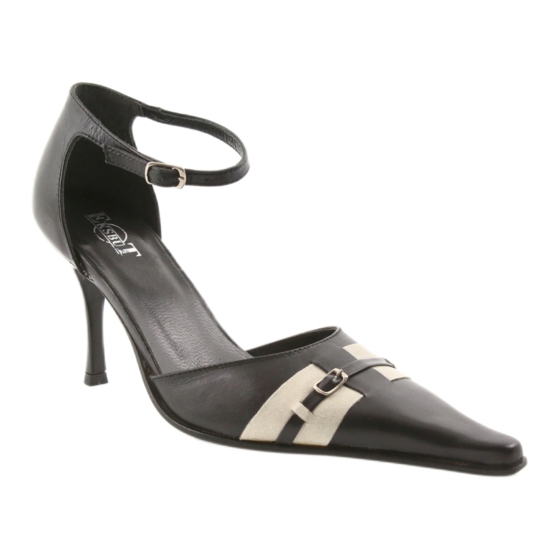 Eksbut Mustat nahkaiset sandaalit 076 nastalla 1