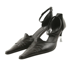 Naisten mustat nahkaiset sandaalit Eksbut 644 4