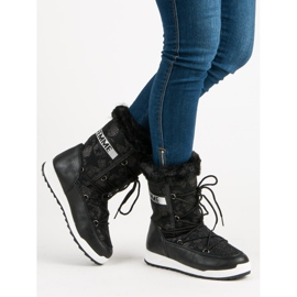 Korkea lumiset saappaat musta 2