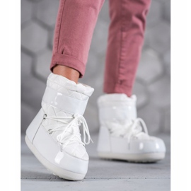 Muodikkaat lumisaappaat valkoinen 1