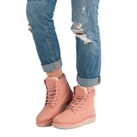 Trappers alustalla vaaleanpunainen 1