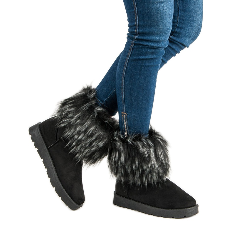 Musta Mukluki turkiksella 1