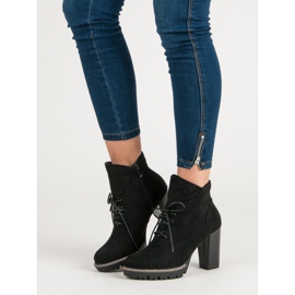 Nio Nio Muodikkaat saappaat lavalla musta 2