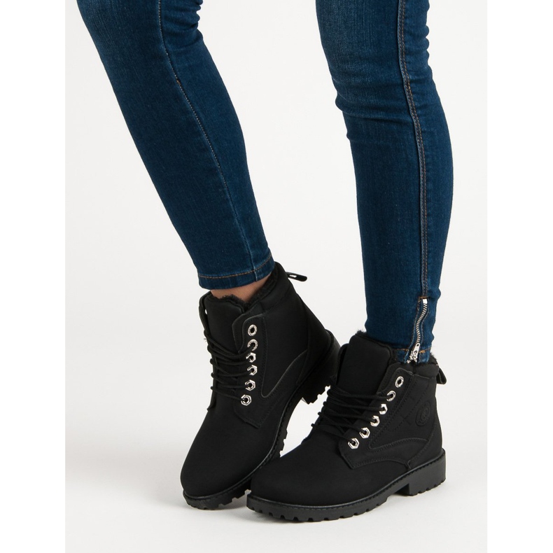 Klassiset mustat vaelluskengät 1