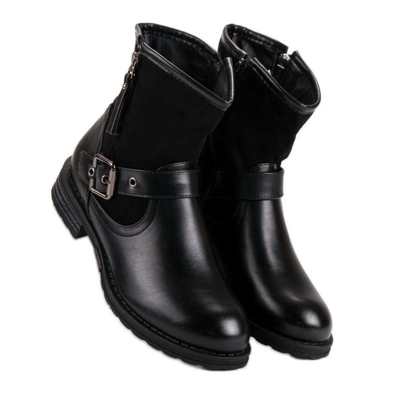 SDS Mustia työntekijöitä musta 2