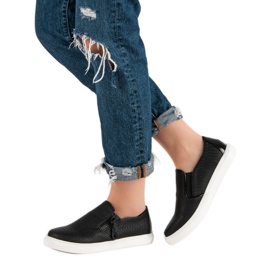 Musta Slip On Lenkkarit 1