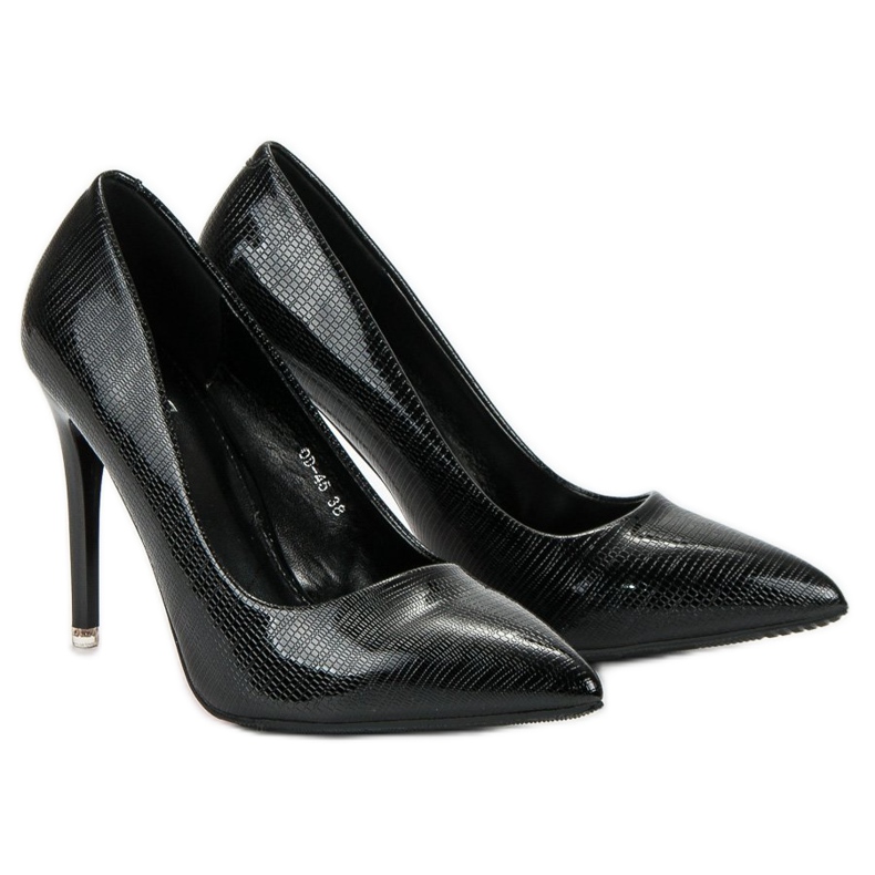 Lakatut mustat nastat 2